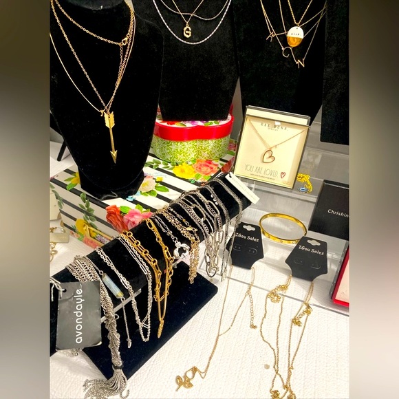 Tai,IGou Serafina,Beth W,Avondayle,Berry & more Lot#101 - Picture 3 of 8